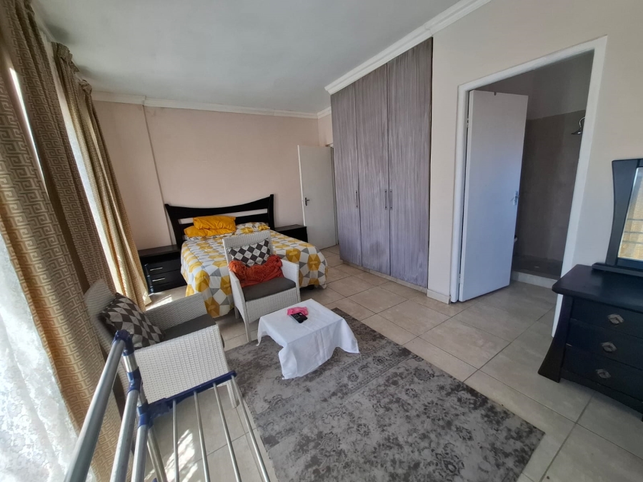 6 Bedroom Property for Sale in Pelican Heights Western Cape